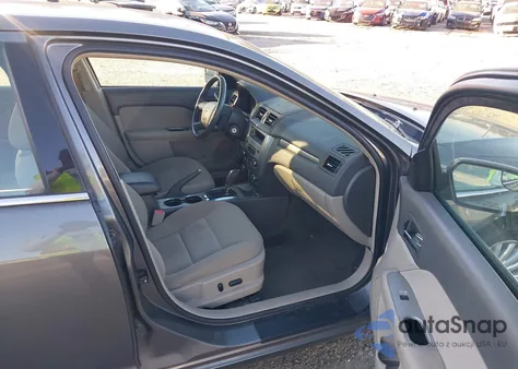 2011 Ford Fusion Hybrid z USA, uszkodzony, nr VIN 3FADP0L39BR123811